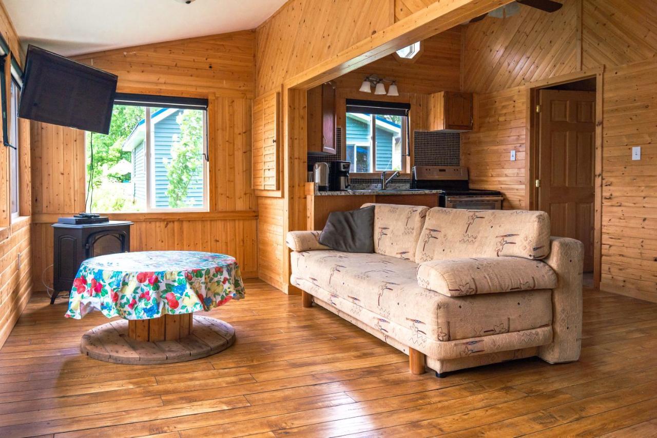 Stoneburg Cove Cottages Carrying Place ภายนอก รูปภาพ
