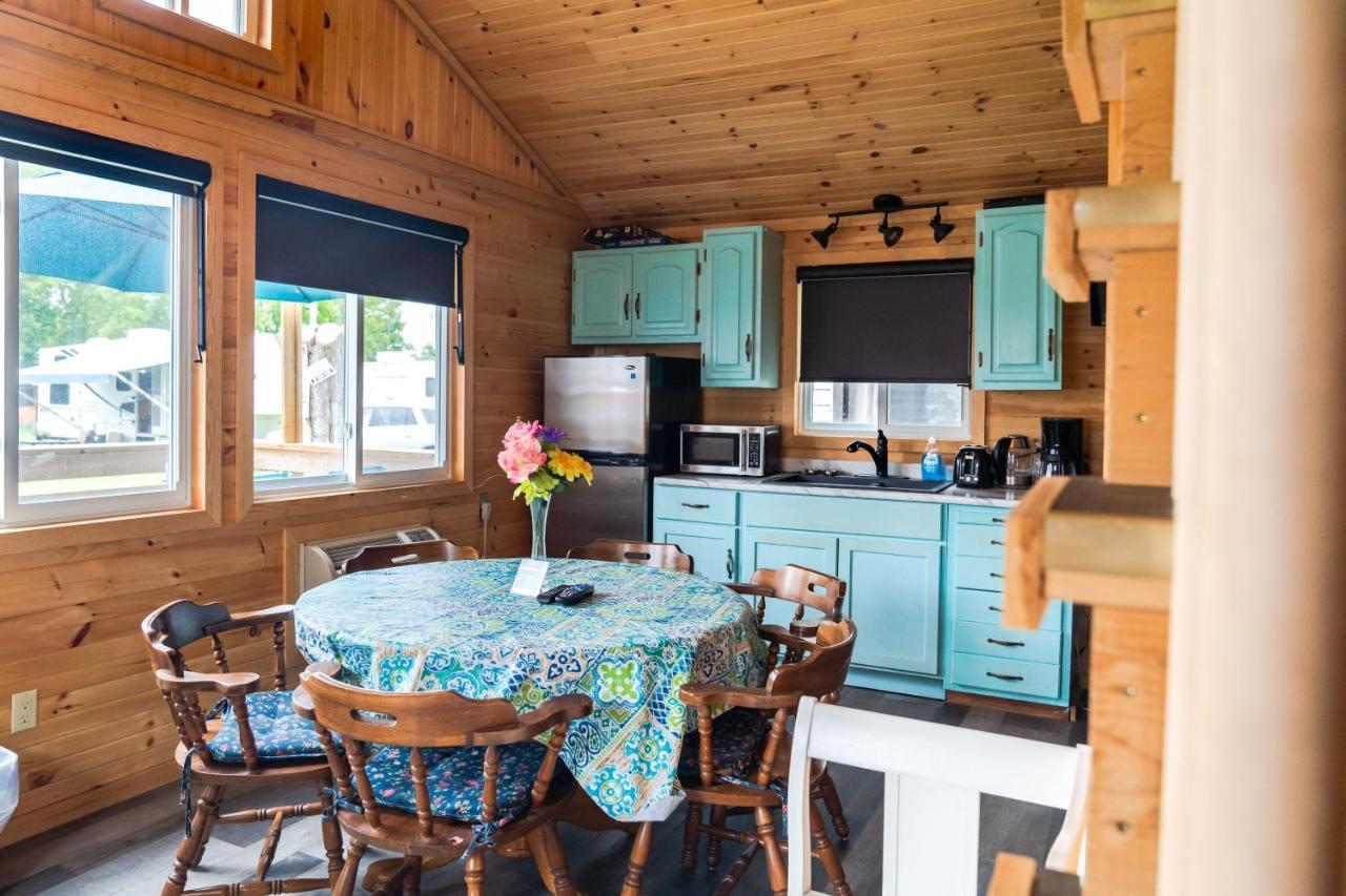Stoneburg Cove Cottages Carrying Place ภายนอก รูปภาพ